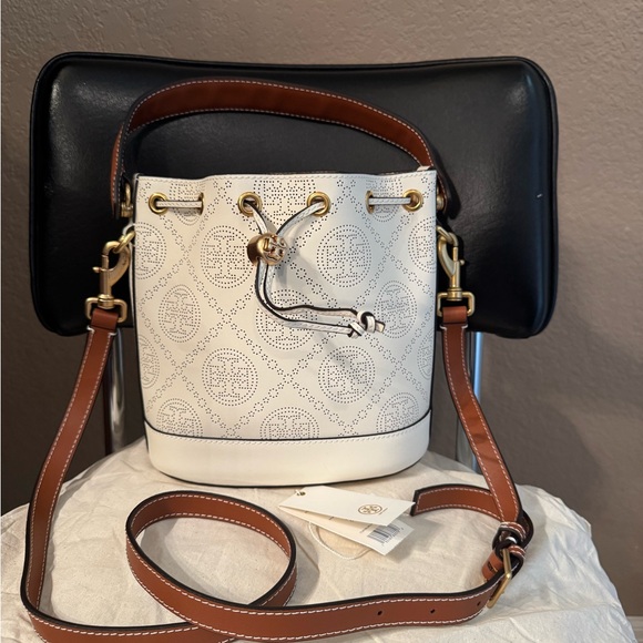 Tory Burch Handbags - Tory Burch purse